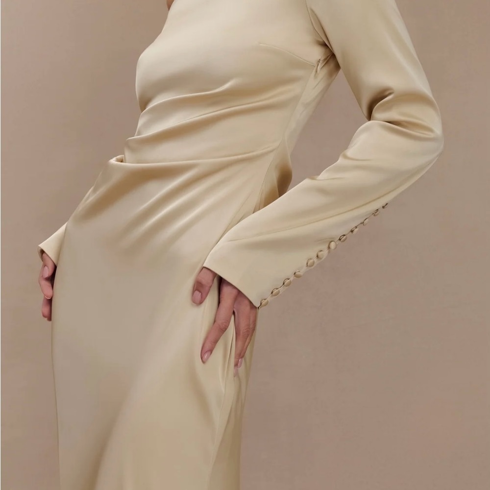 Meshki Avery
Long Sleeve Maxi Dress - Gold